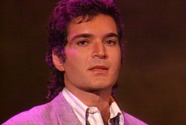 GINO VANNELLI Footage from TopPop